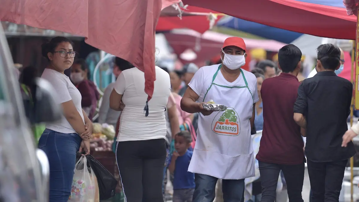 Multitud en mercado